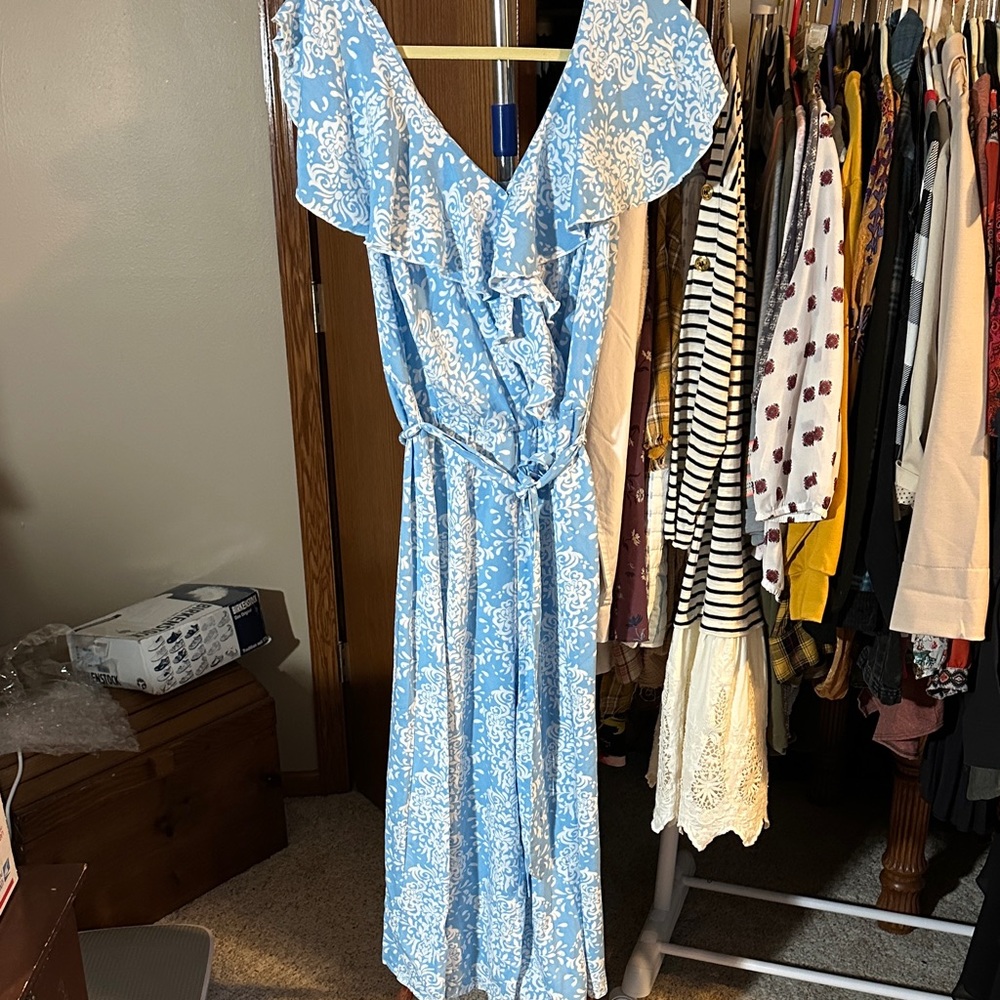 Luxology Light Blue and White Floral cropped jumpsuit